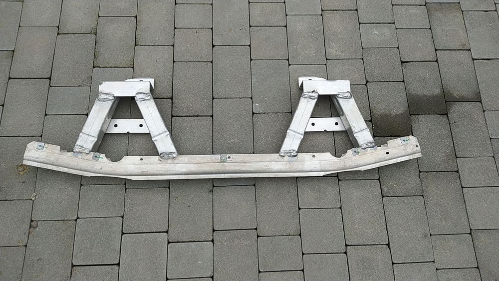 Porsche macan 95c electro поперечина переднього бампера 95c807617c