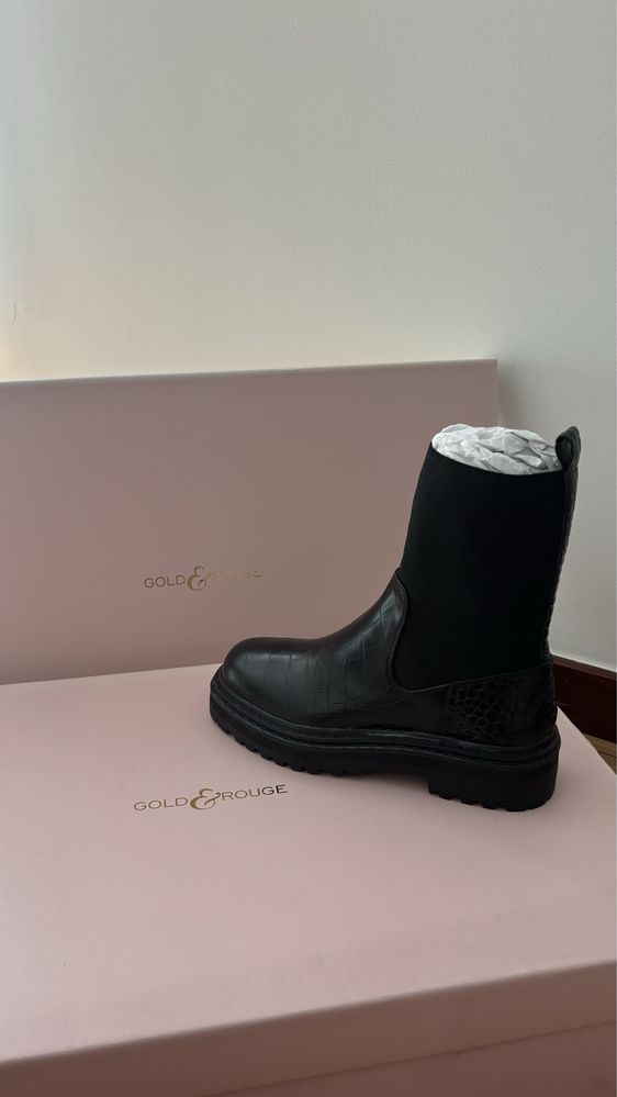Botas off white e pretas GOLD&ROUGE