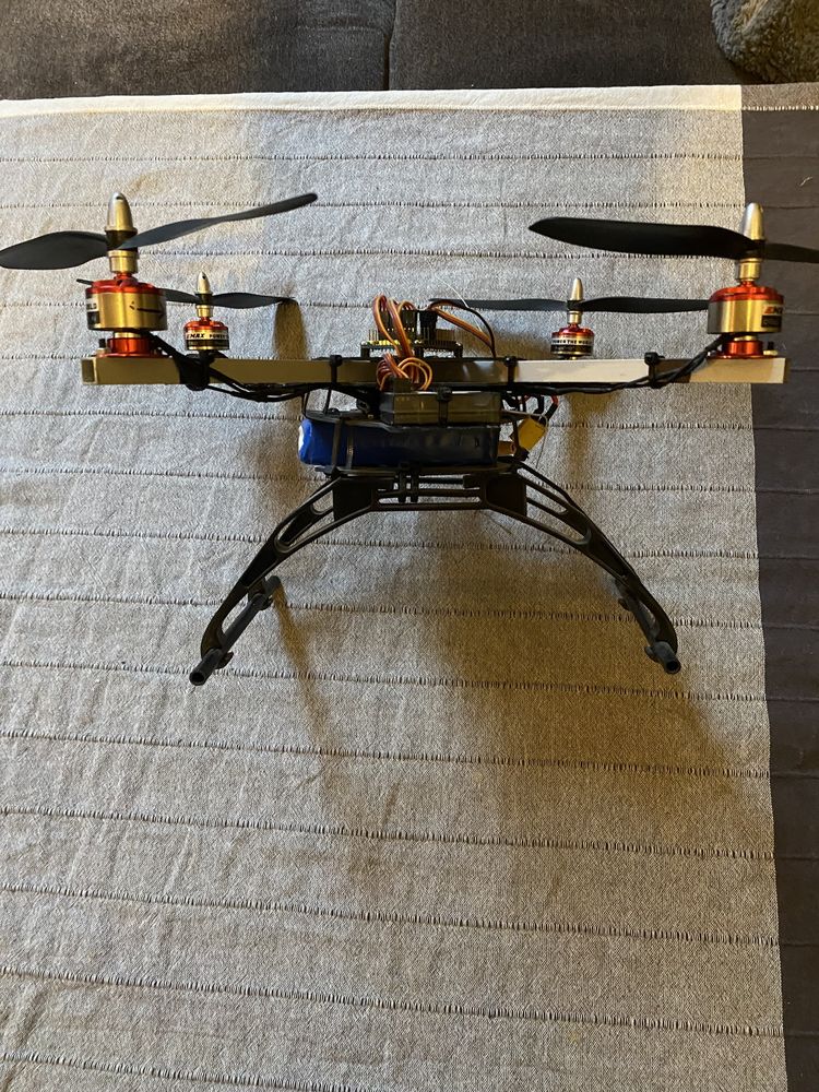 Lekki dron sportowy + części.
