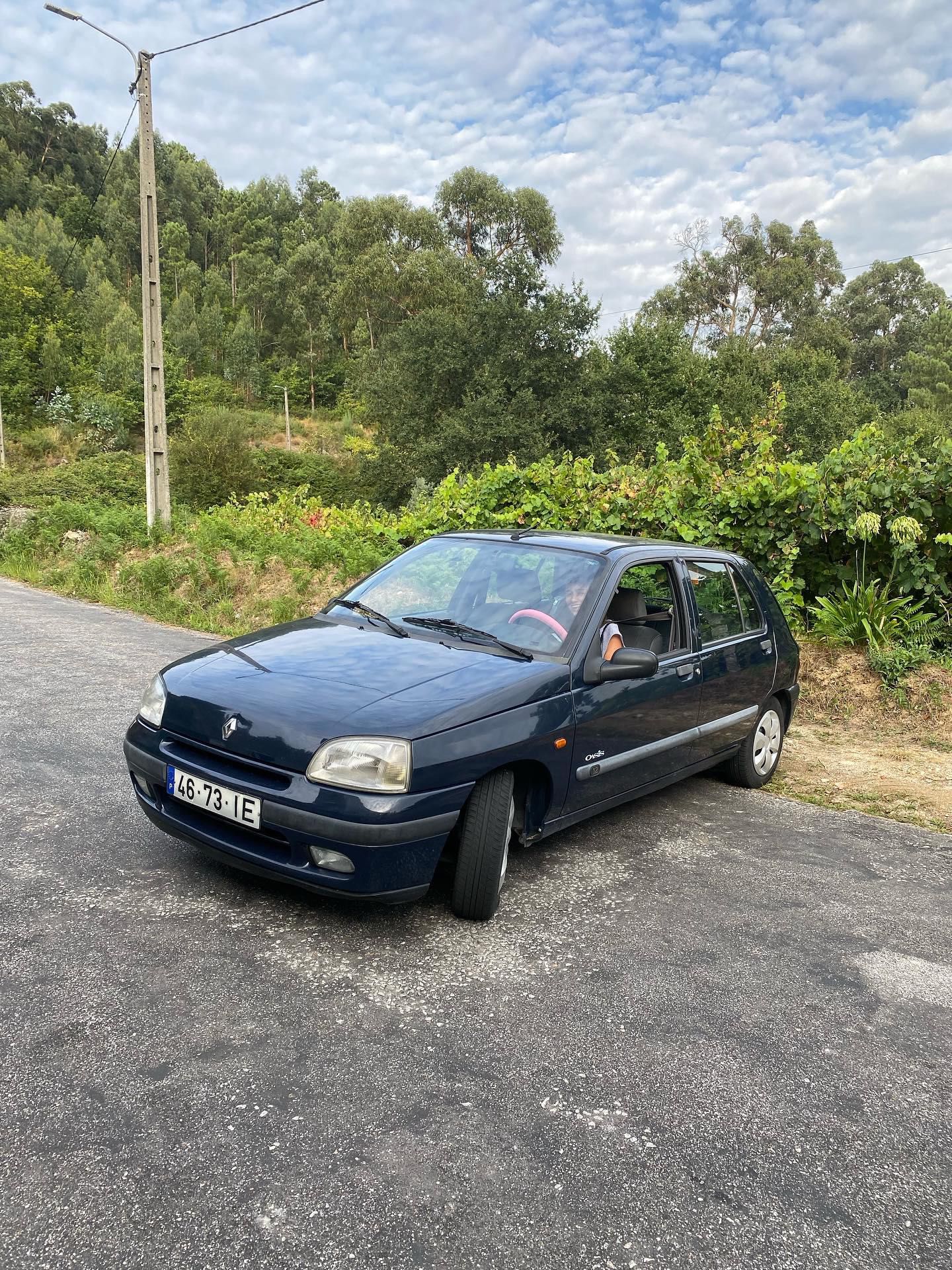 Carro económico e fiável | Ideal para o dia a dia | Muito estimado