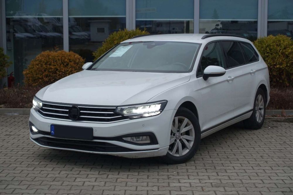 Volkswagen Passat Tempomat, DSG, czujniki parkowania, podgrz. fotele, Klima 2stref. FV23