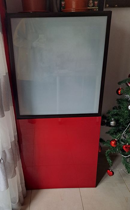 Móvel de sala vermelho