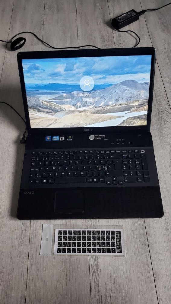 Sony vaio pcg -91211m core i3.