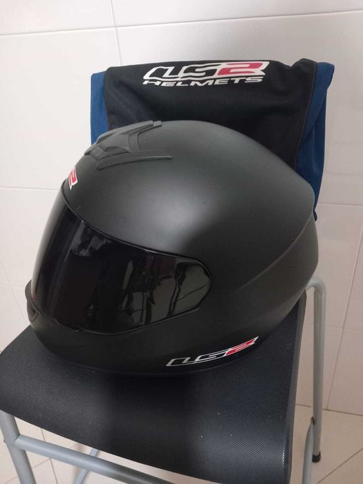 Capacetes L52 tamanho S e M
