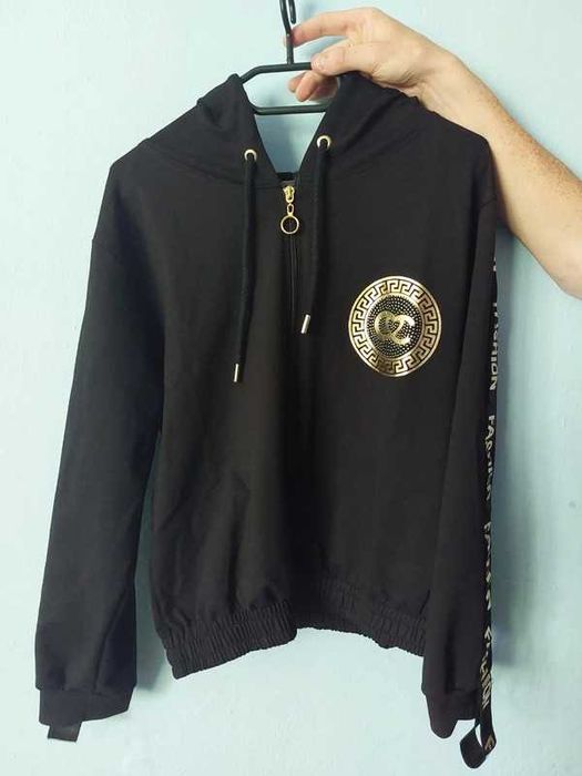 Dres czarny ze złotymi napisami holo rozm.XL