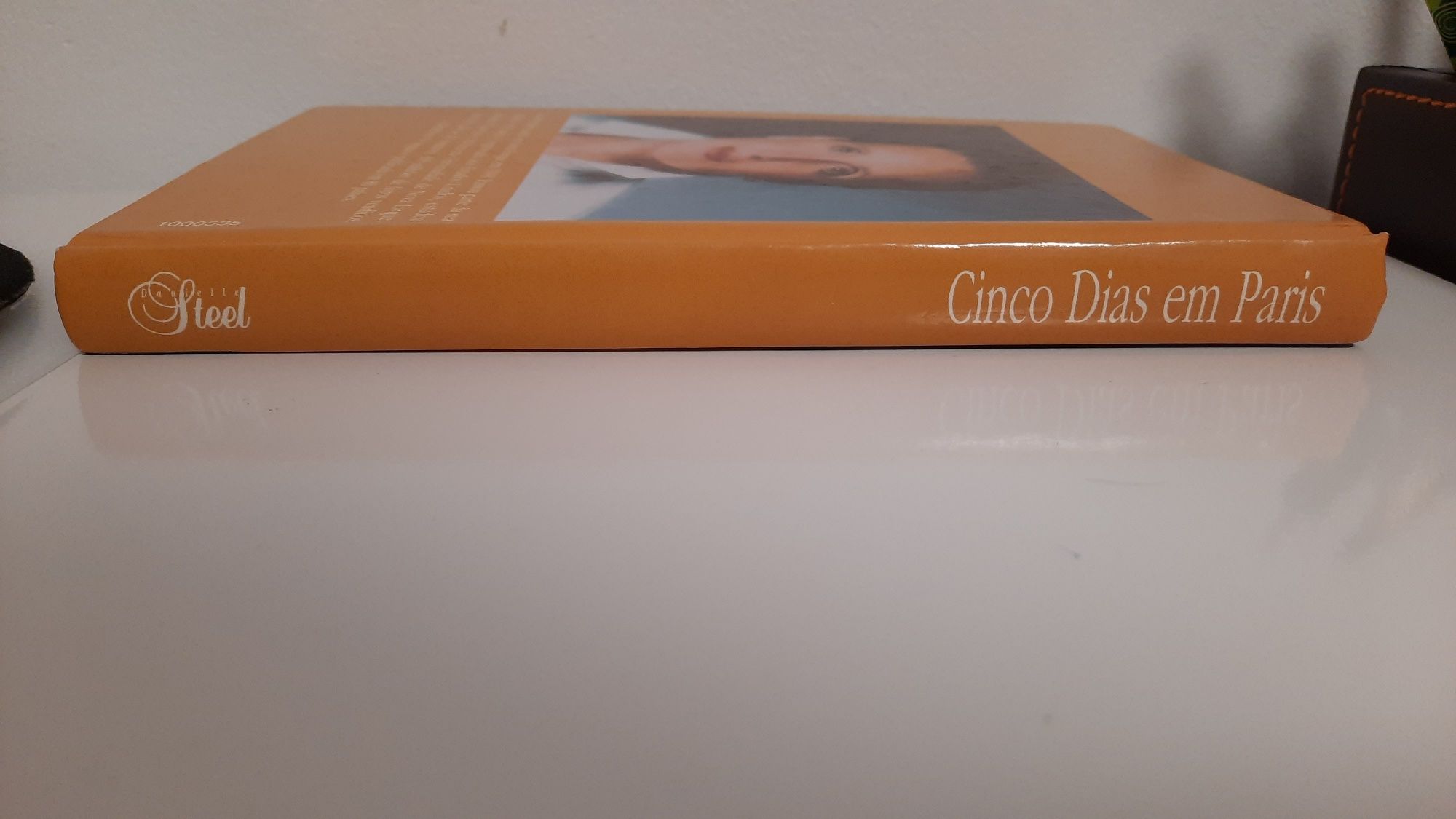 Livro Cinco Dias Em Paris - Danielle Steel