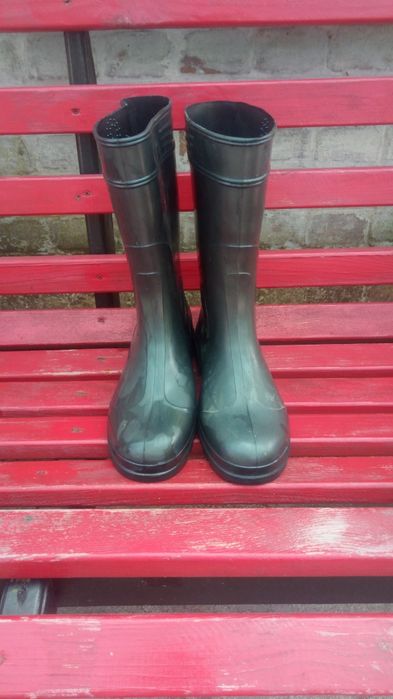 Продам чоловічі чоботи