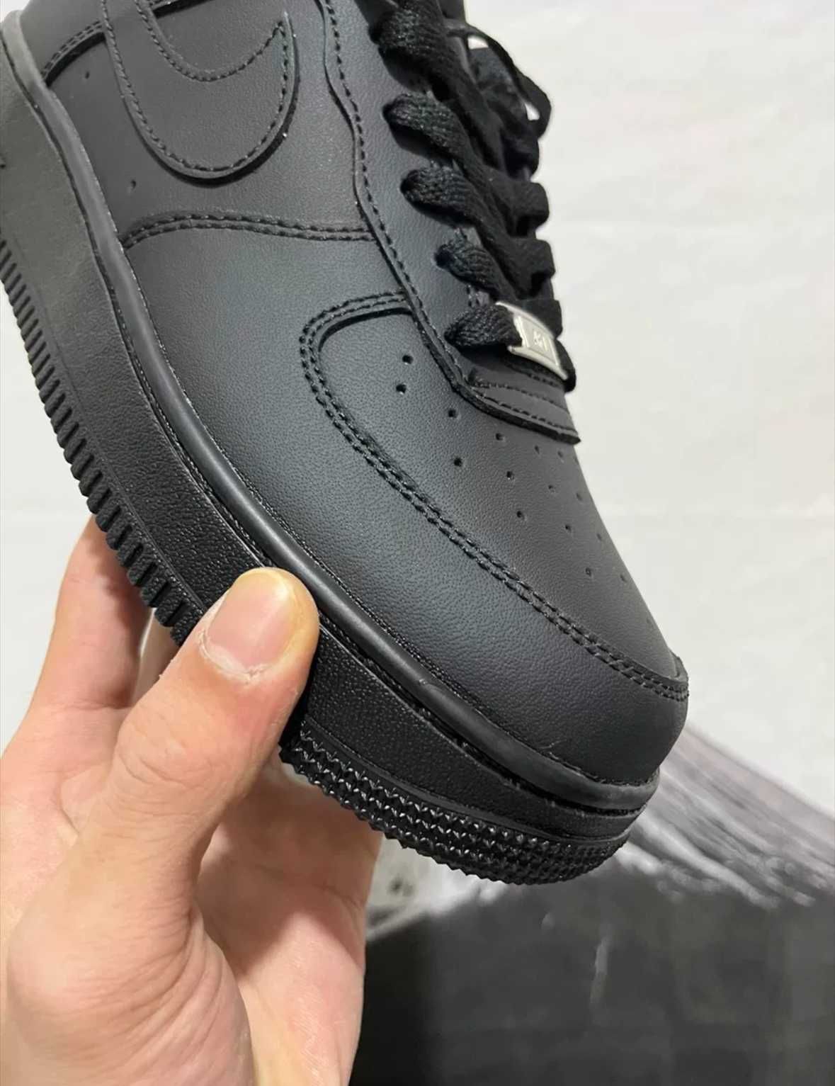 Nike Air Force 1 Low '07 Black EU44