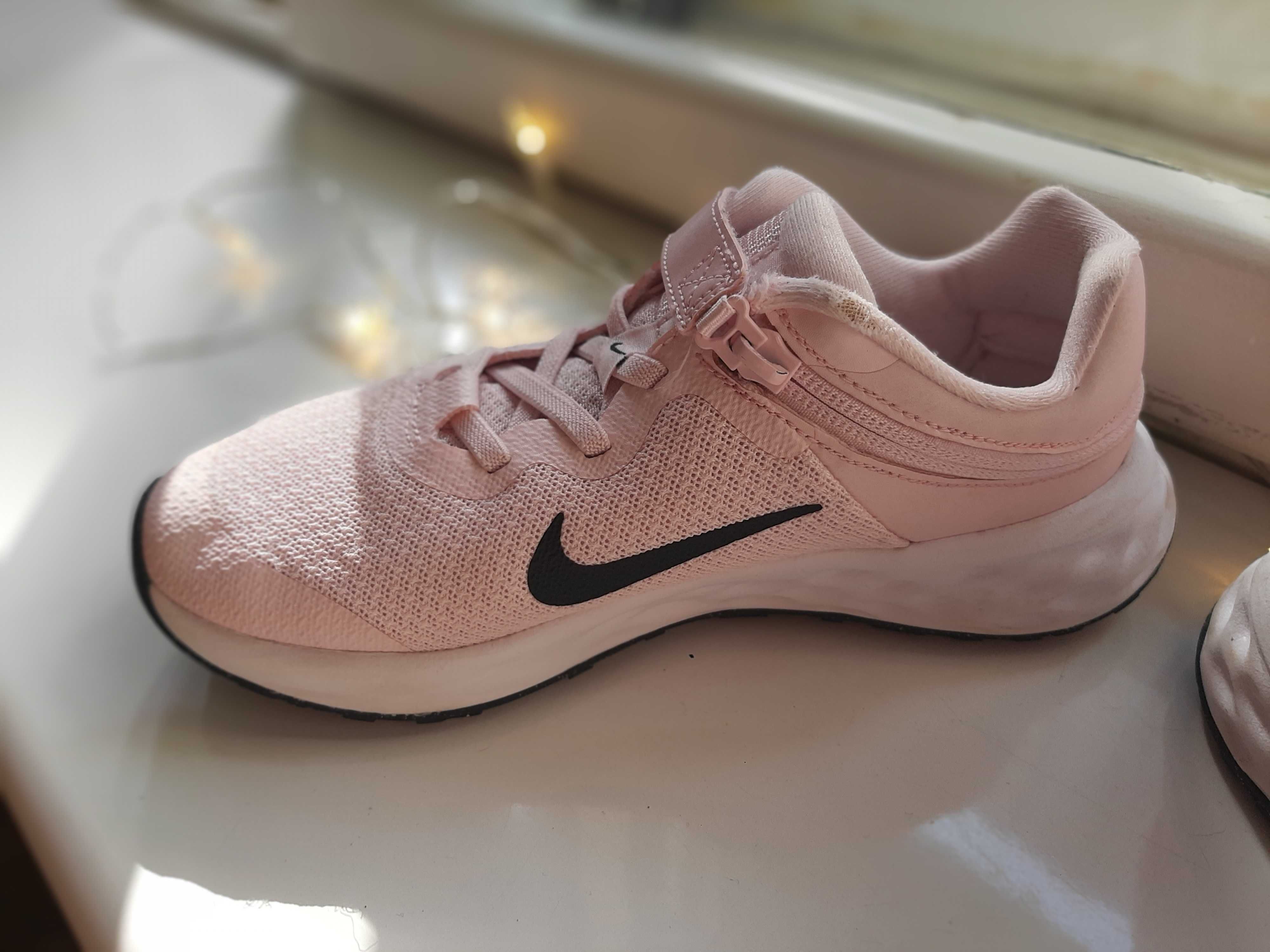 Кросівки Nike оригінал для дівчинки