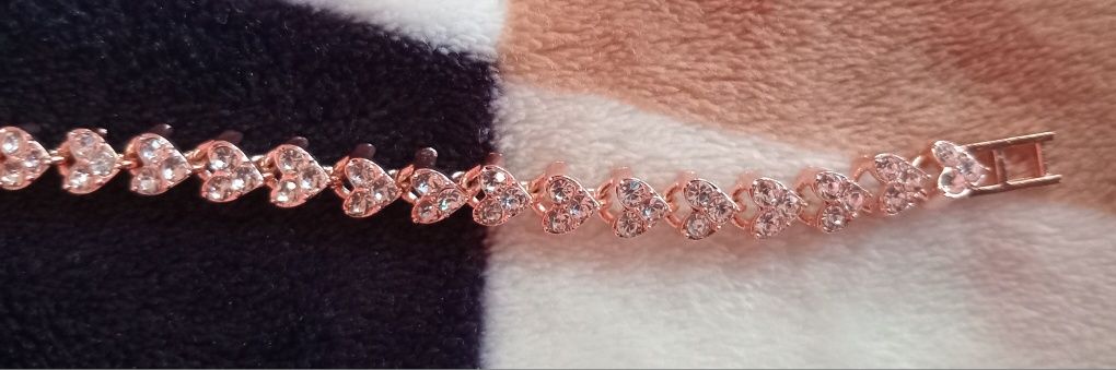 Relógio + pulseira em rosa dourado e brilhantes