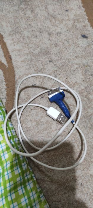 IPod A1320 16gb с миниколонкой и кабелем зарядки, отличный подарок