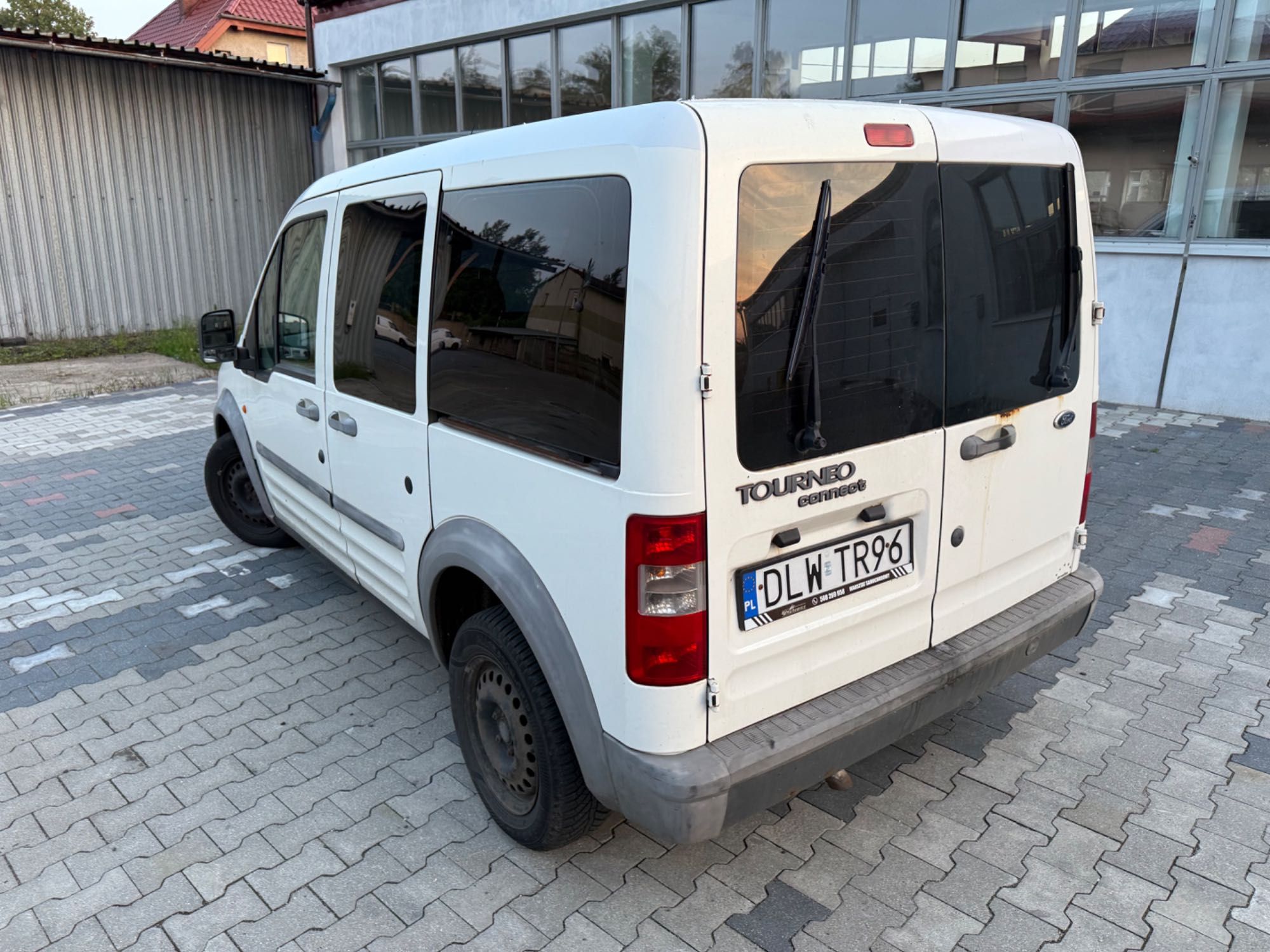 Ford transit Connect w bdb stanie.