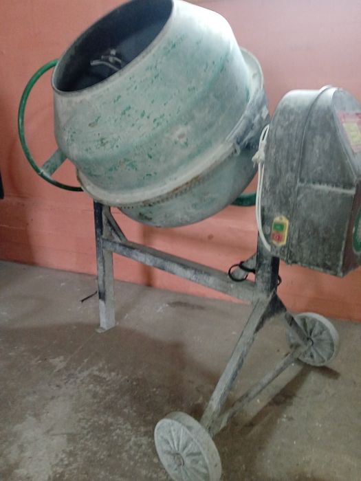 Бетонозмішувач  вектор брс 130л.