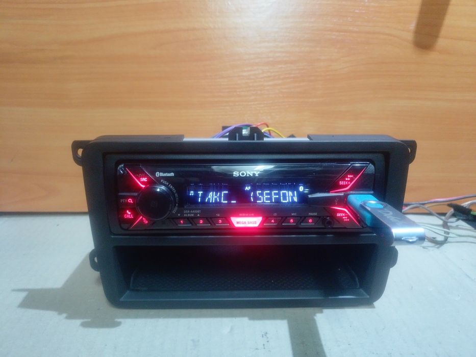Автомагнітола SONY DSX-A400BT Bluetooth, USB, AUX
