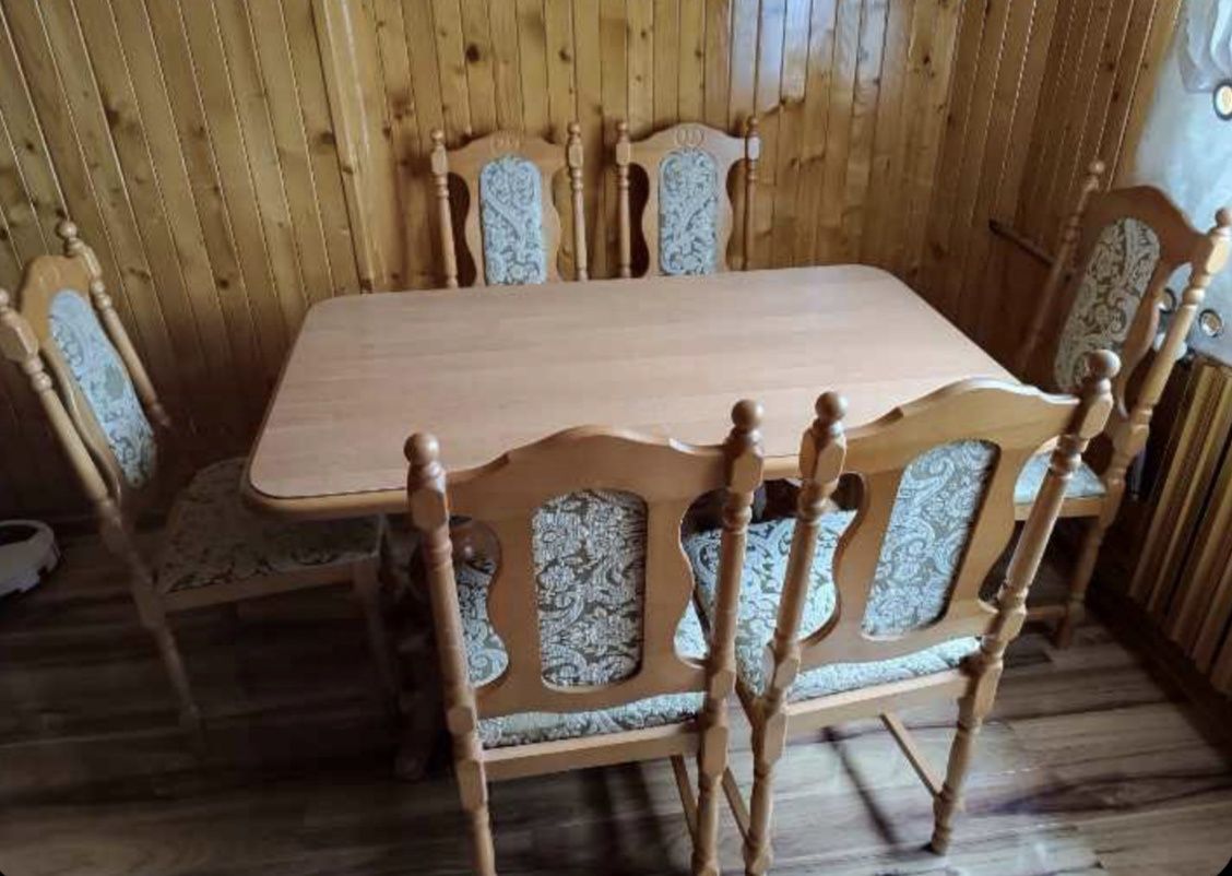 Stół z 6 krzesłami