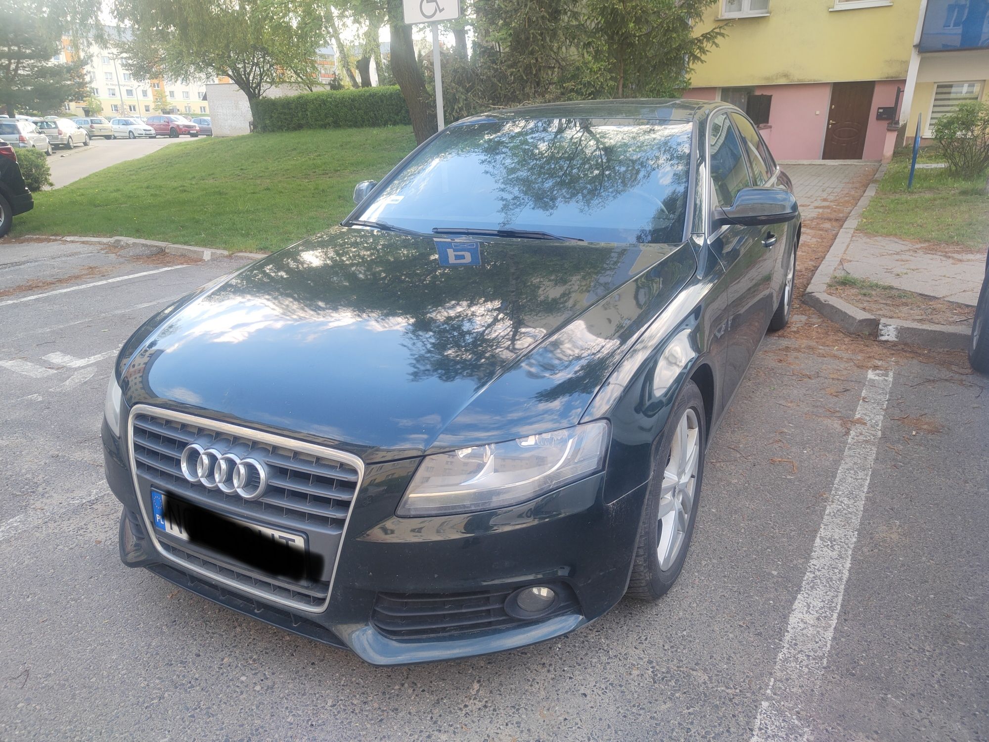 Audi A4 B8 uszkodzony