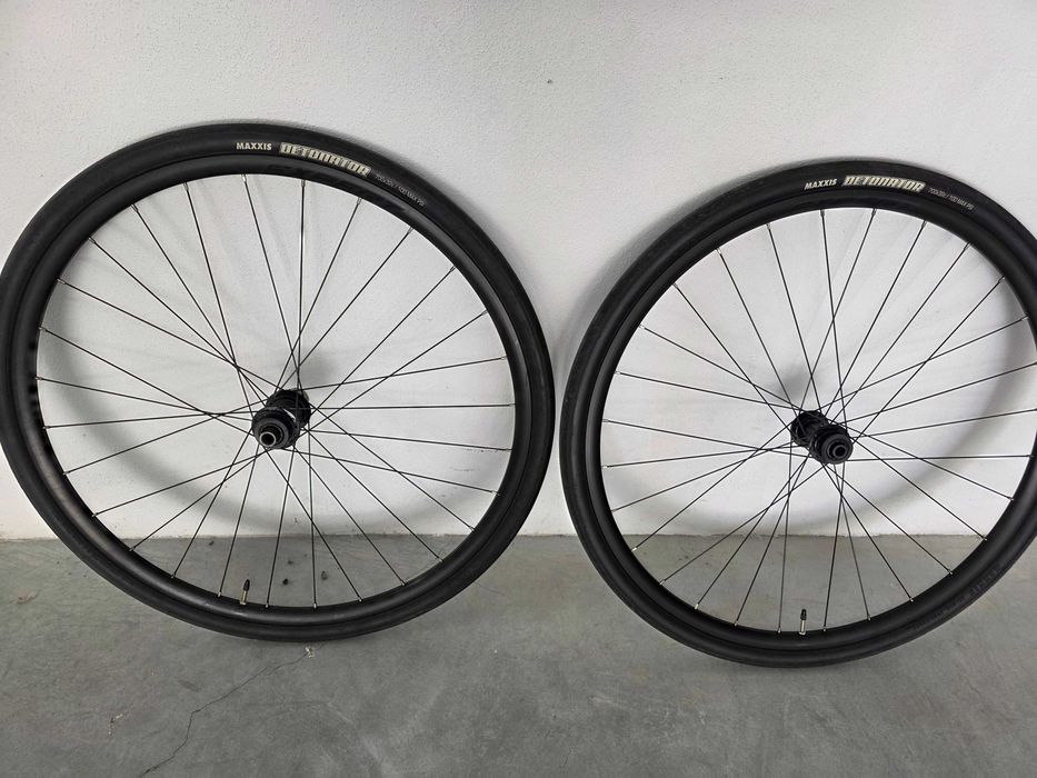 Rodas Jalco c/ pneus Maxxis Detonator32mm – Travão de Disco Merida