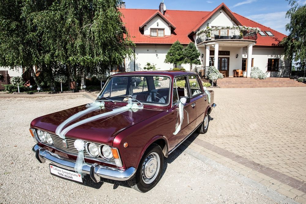 Fiat 125p Jaguar XJ Fiat 132p Saab 99 Polonez auto do ślubu