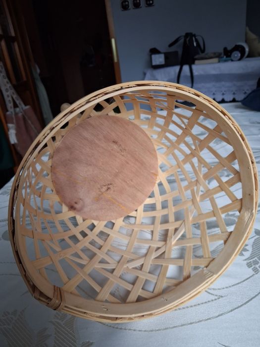 Drewniany stojak na kwiaty