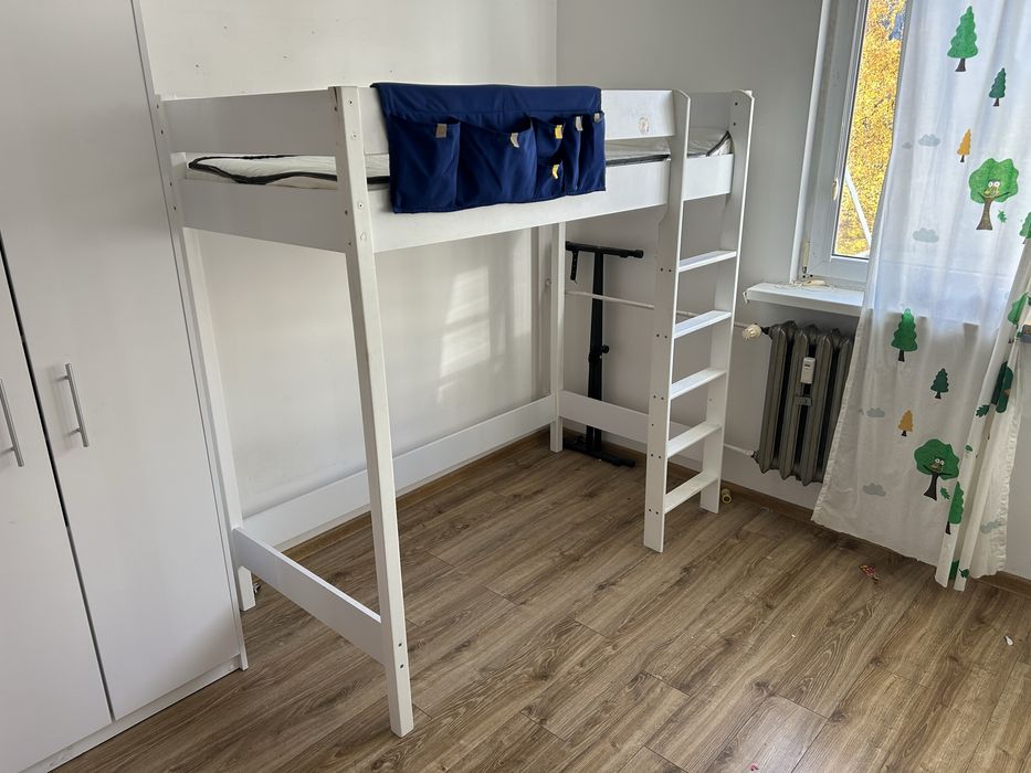 REZERWACJA /Łóżko dziecięce piętrowe + materac + przybornik + zasłonki