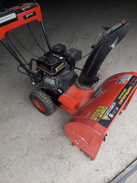 Бензиновий снігоприбирач КС624S