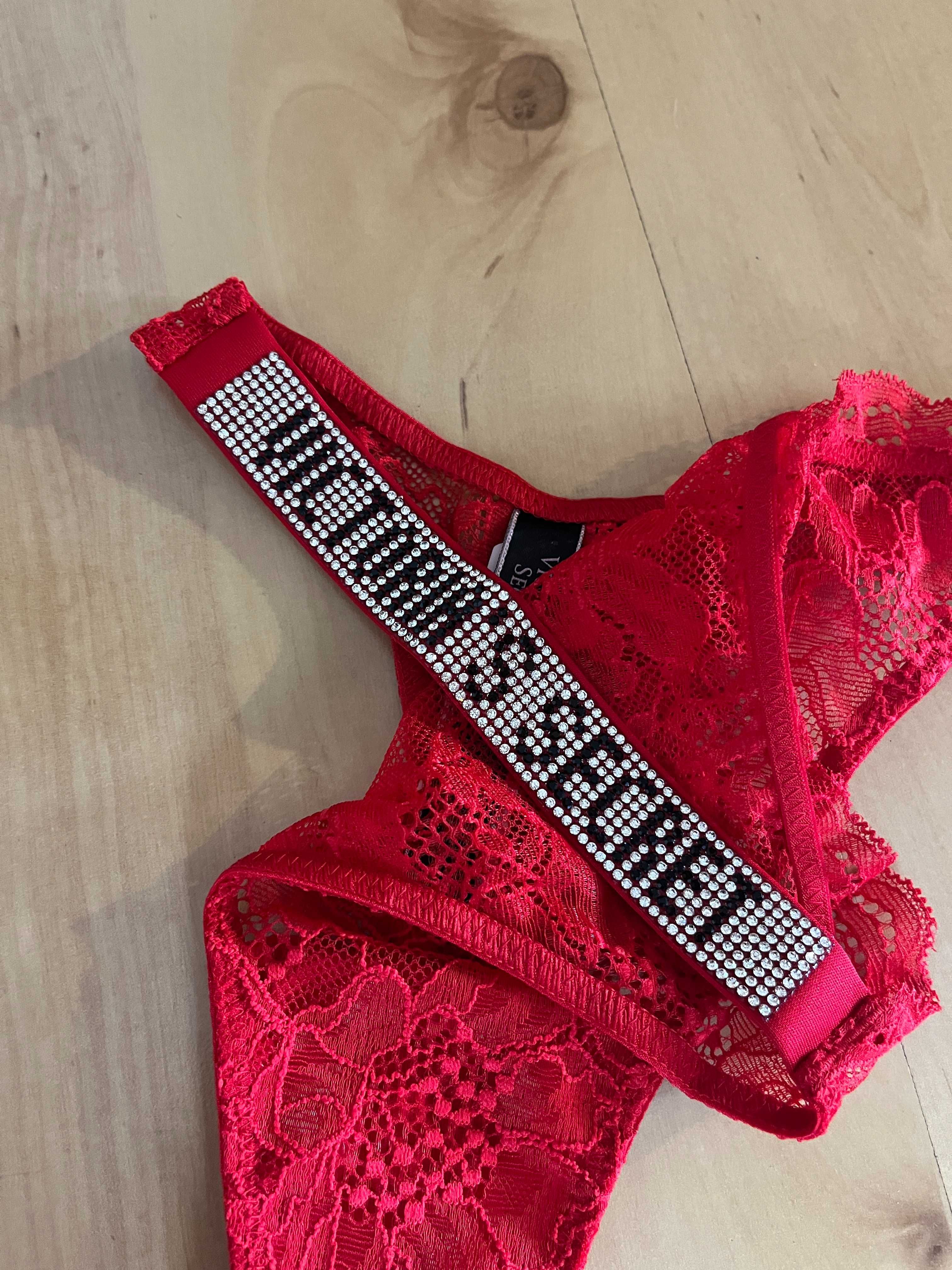 czerwone koronkowe majtki stringi z kryształkami Victoria's Secret r S