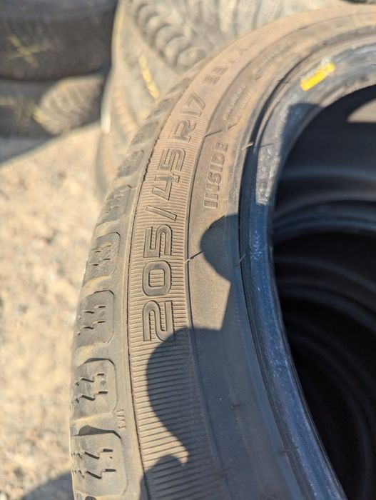 205/45R17 Nokian