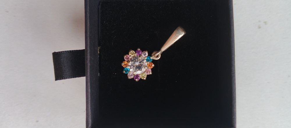 Срібний підвіс, квітка