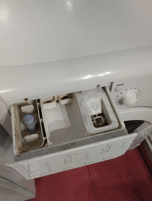 Продам стиральную машину IDESIT.Индеситi