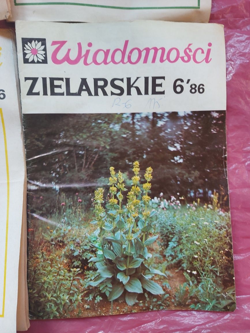 4 sztuki Książki WIADOMIŚĆI ZIELARSKIE 1983r/84r/86r z czasów PRL duże