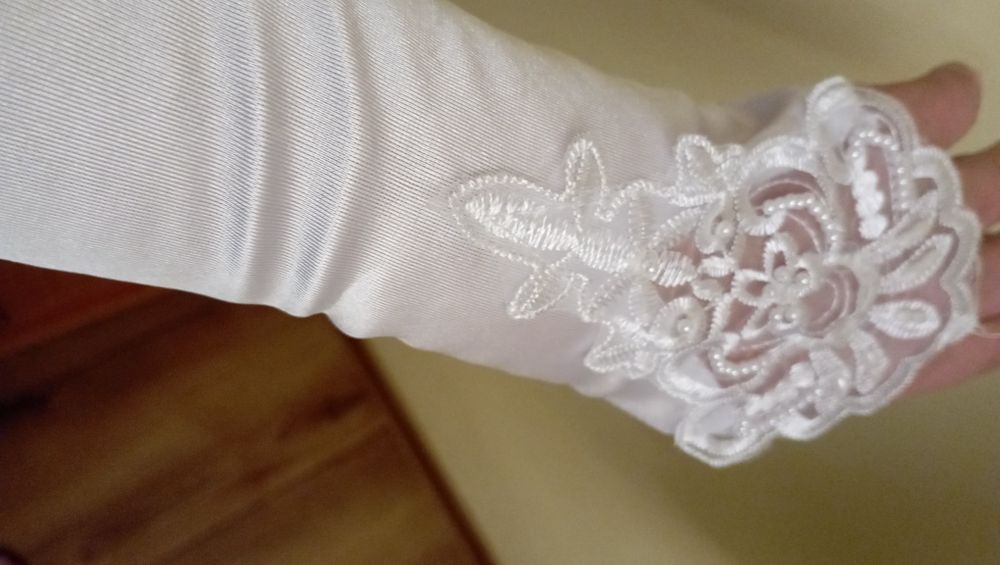 Rękawiczki białe ślubne