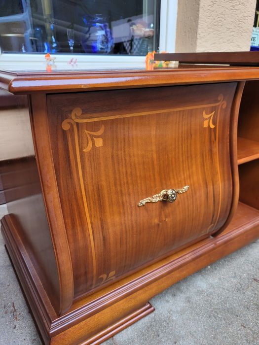 Serwantka włoska witryna    orzech