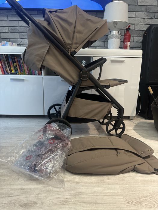 Spacerowka Carello Bravo carbon gwarancja 05.2026