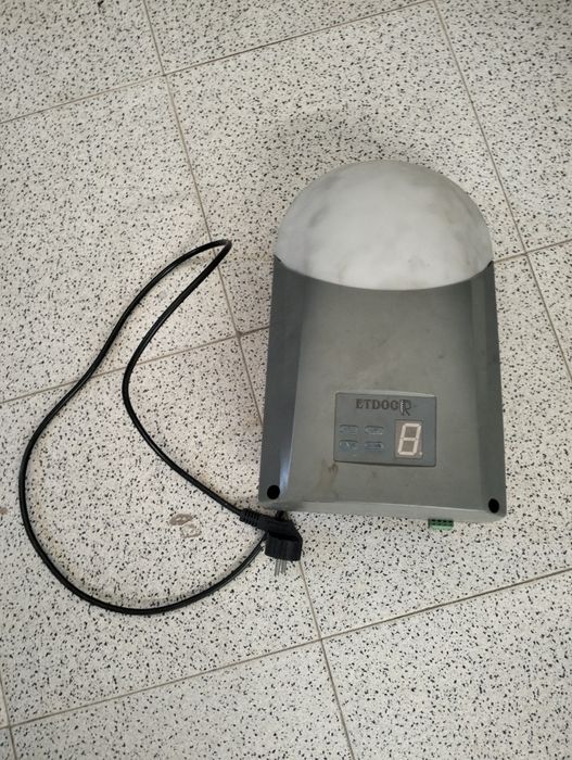 Motor de portão de garagem