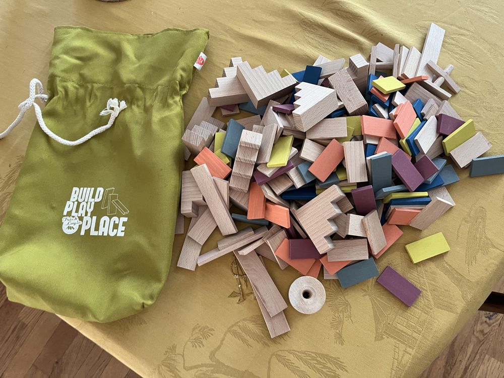 Trick logic. Klocki drewniane. build play palace