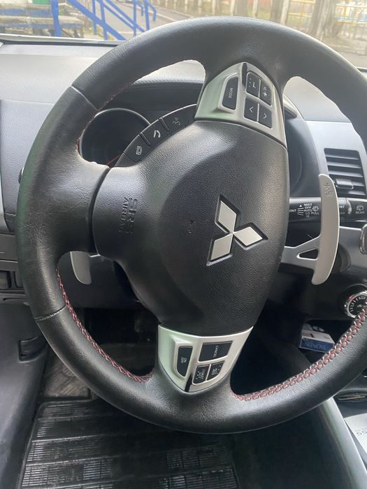 OUTIANDER XL 2010 2.2 автомат