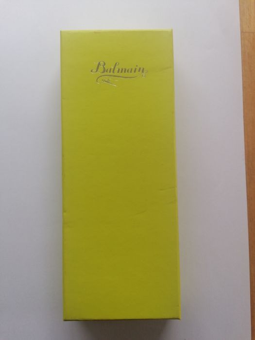 Caneta colecção marca BALMAIN. Num a usada ainda tem a tinta original