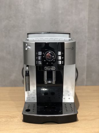 Кафе машина Delonghi MAGNIFICA S ECAM21.116.SB