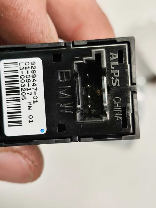 Przycisk przełącznik otwierania klapy BMW F45 F46 X1 F39 F49 F48 OE