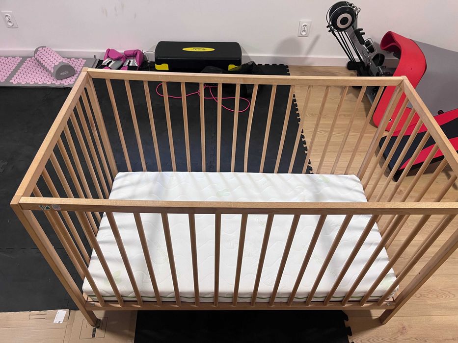 Łóżeczko dziecięce IKEA z materacykiem i pokrowcem antylergicznym