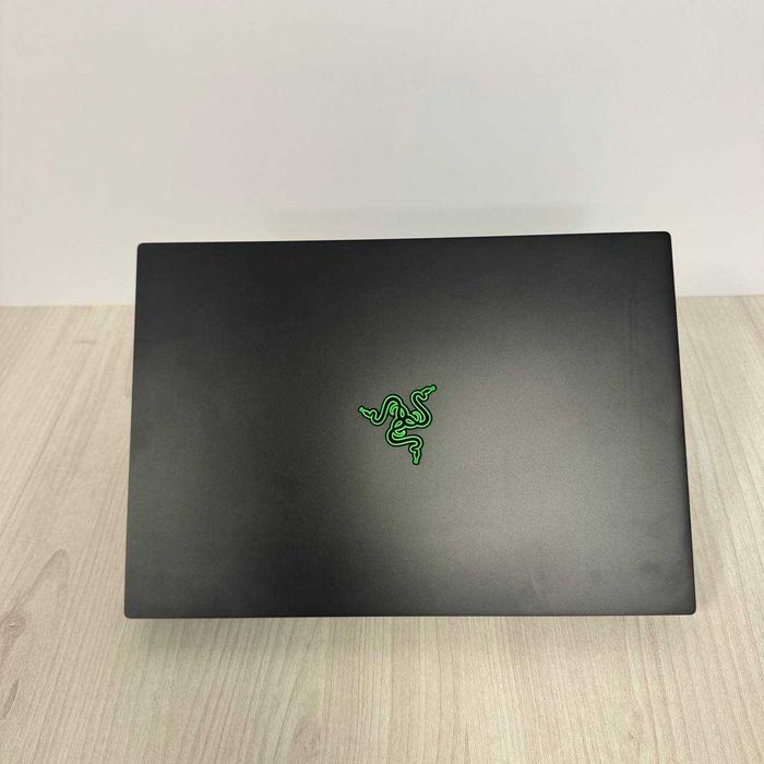 Razer Blade 16 4K miniLED 120Hz i9-13950HX 32GB SSD 2TB RTX 4090