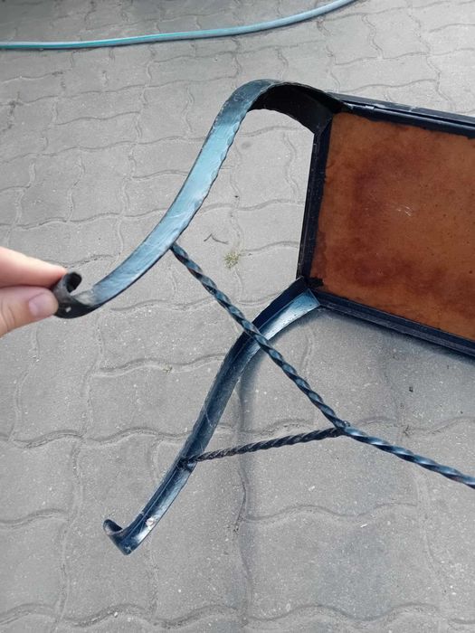 Stary kuty metalowy stół ława z mozaiką z płytek na blacie (WYSYŁAM)