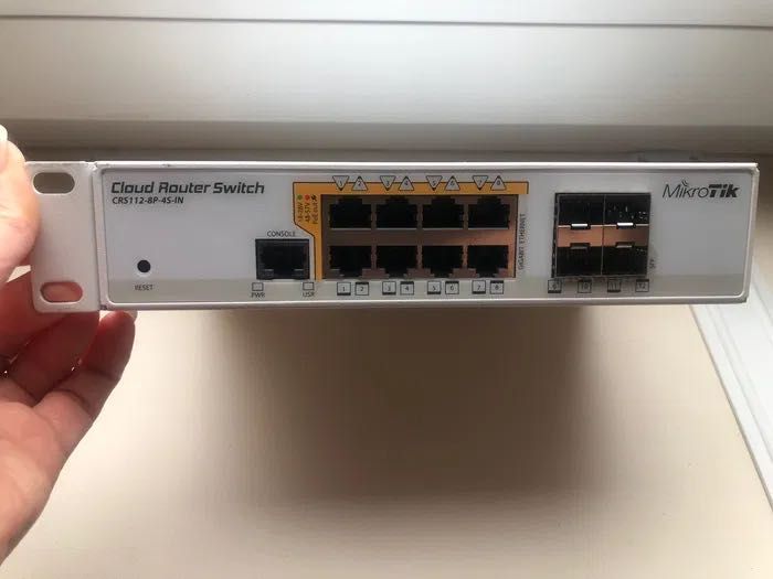 Комутатор MikroTik CRS112-8G-4S-IN/ Mikrotik CRS112-8P-4S-IN (з POE)