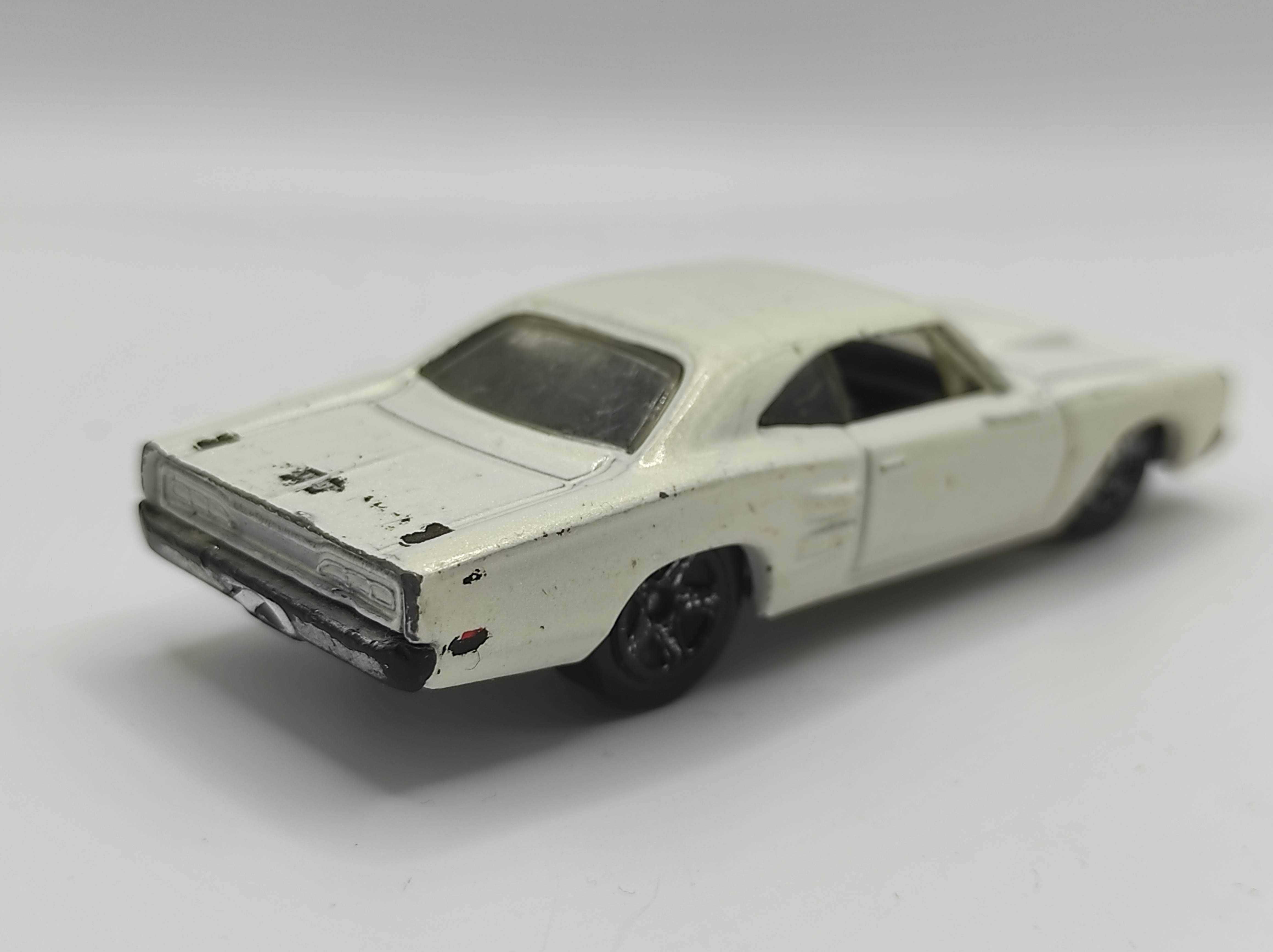 Samochodzik resorak Hot Wheels '69 Dodge Coronet Super Bee #217