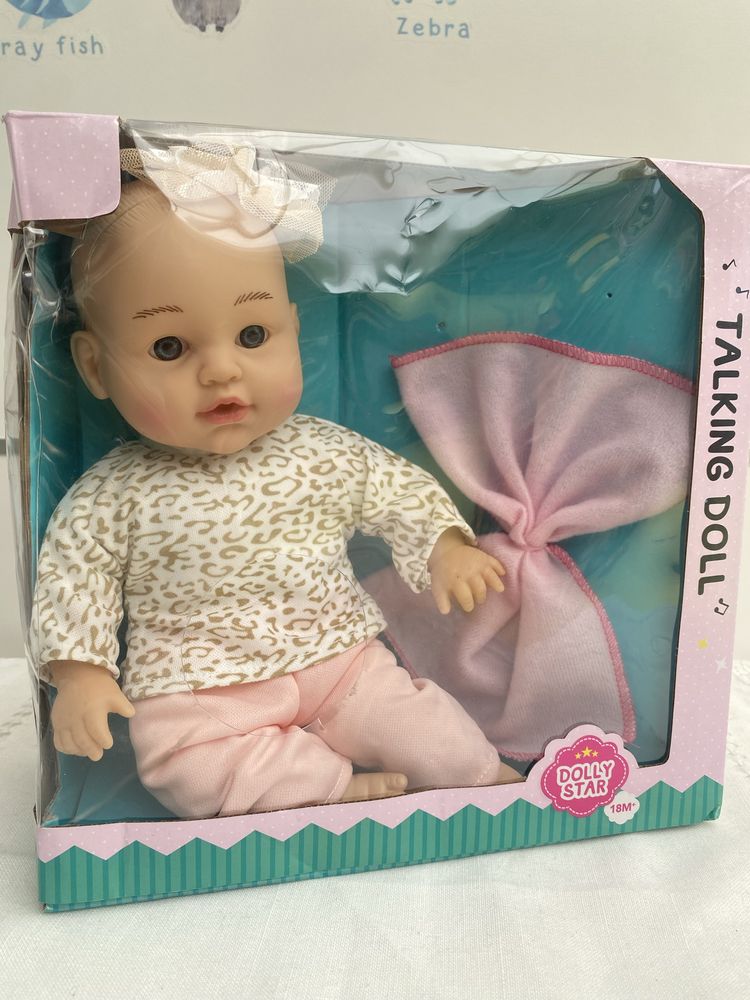 Boneca faladora nova na caixa Boneca bebé chora, ri, fala