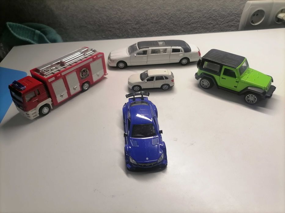 Машинки одним лотом