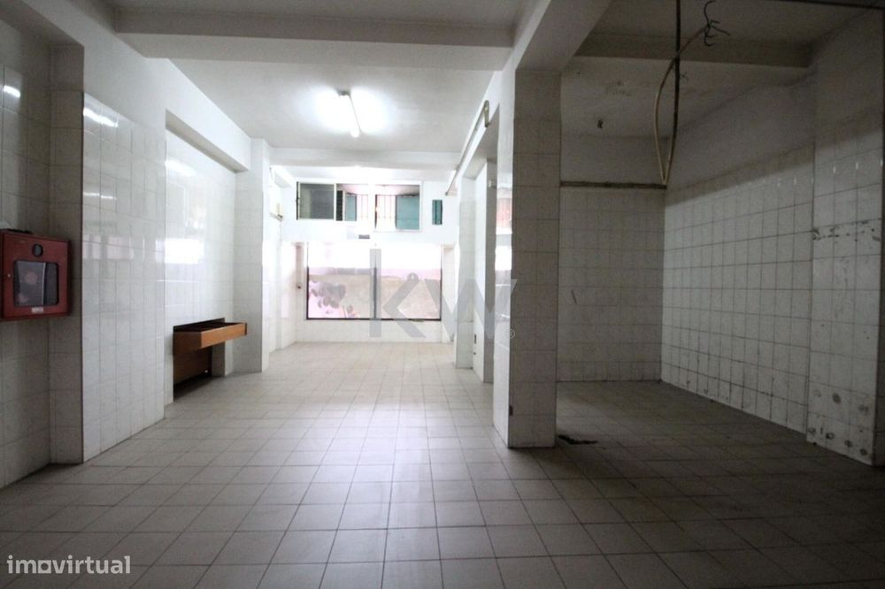 Espaço Comercial com 126m2 na Elísio de Moura, Coimbra