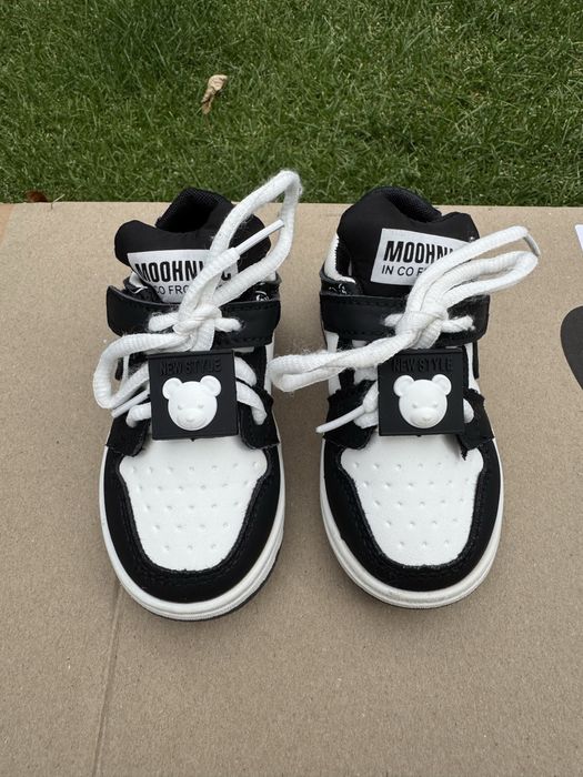 Дитячі кросівки розмір 22