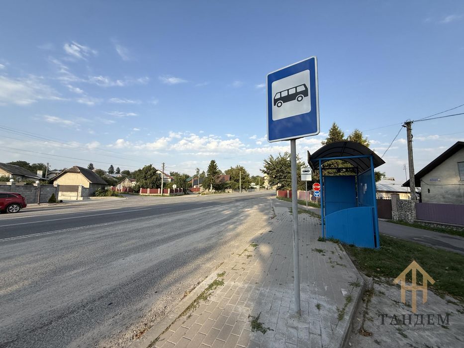 Продаж фасадного приміщення в Смиківцях (біля Тернополя)