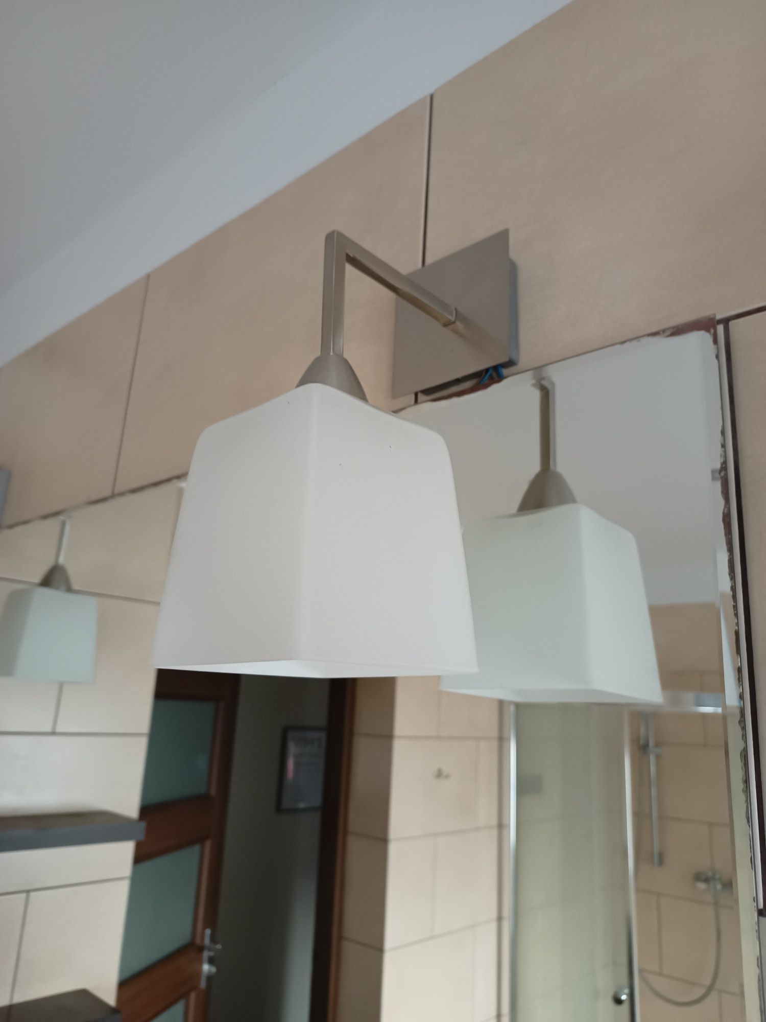 Lampy łazienkowe nad lustro
